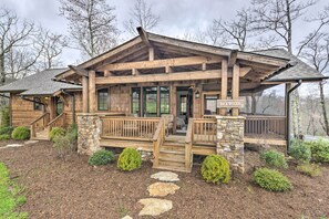 Exterior - Putt-Putt, Pickleball + Trails: Glenville Getaway (Glenville)