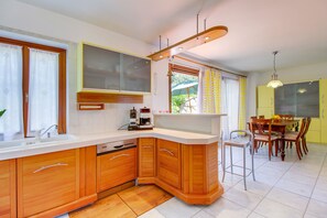Apartment | Private kitchen - Apartment Alma (Mali Losinj)