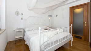 Departamento | Escritorio, wifi gratis y ropa de cama 