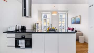 開放式客房, 非吸煙房 (1F) | 私人廚房 | 大型冰箱、烤箱、爐台、鍋具/餐盤/廚房用品