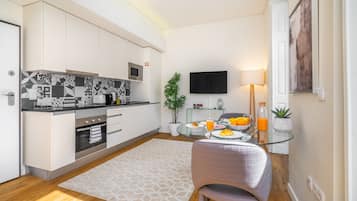 Monolocale, non fumatori (1D) | Cucina privata | Frigorifero con congelatore, forno, piano cottura