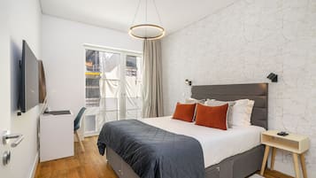 1 bedroom, desk, free cribs/infant beds, free WiFi