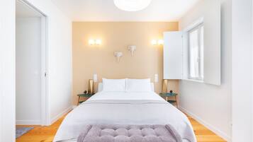 Apartamento, 1 quarto, para não fumantes | 1 quarto, berço de viagem, Wi-Fi de cortesia, roupa de cama