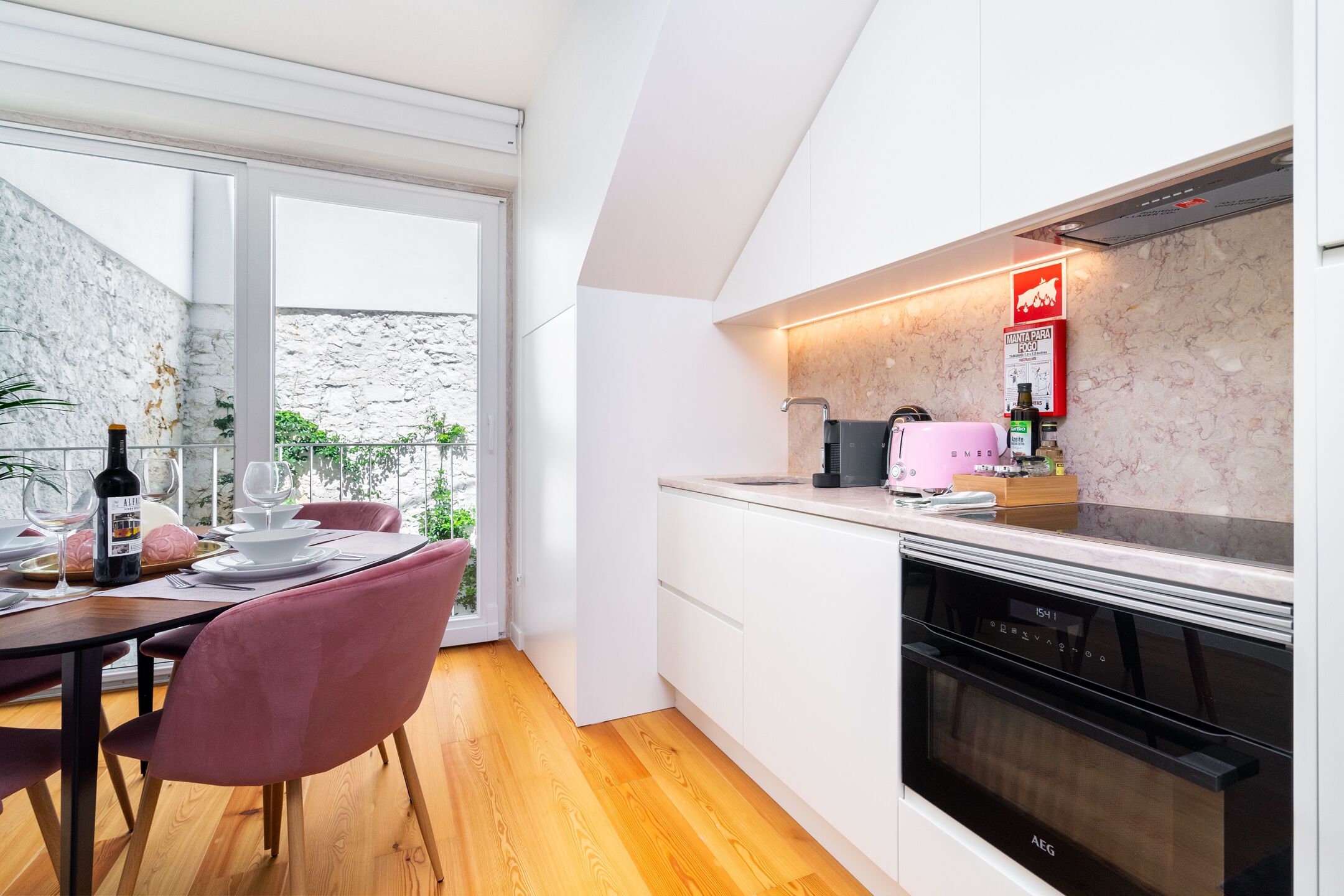 Apartamento, 1 habitación, no fumadores | Cocina privada | Frigorífico grande, horno, placa de cocina y cafetera o tetera