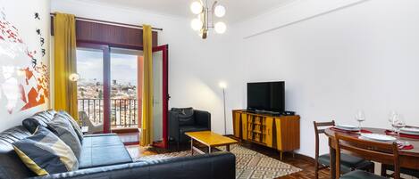 Apartment, 2 Bedrooms, Non Smoking | Living room