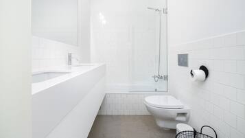 Apart Daire, 3 Yatak Odası, Sigara İçilmez | Banyo | Duş, havlu, sabun, şampuan