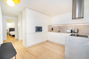 Apartment, 3 Bedrooms, Non Smoking | Private kitchen | Full-sized fridge, oven, stovetop, toaster
