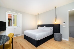 3 bedrooms, free WiFi, bed sheets - LS48 Prime Location Luxury Duplex (Lisbon)