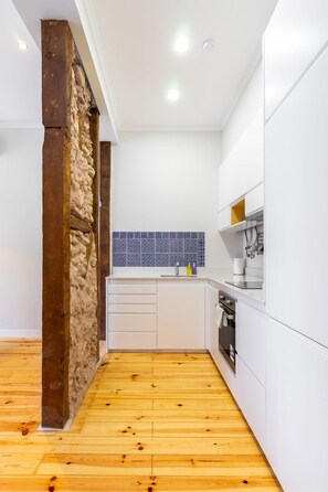 Apartment, 1 Bedroom, Non Smoking | Private kitchen | Full-size fridge, microwave, oven, stovetop - Prata Downtown Premium Apartment (Lisbon)