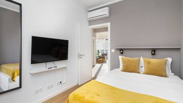 2 bedrooms, free cribs/infant beds, free WiFi, bed sheets