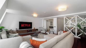 Apartment, 3 Bedrooms, Non Smoking | Living area | Flat-screen TV