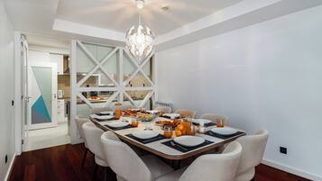 Apartment, 3 Schlafzimmer, Nichtraucher | Esszimmer