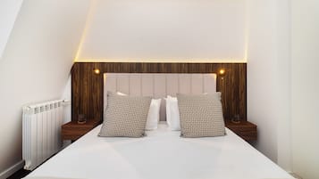 Apartment, 3 Bedrooms, Non Smoking | 4 bedrooms, free WiFi, bed sheets