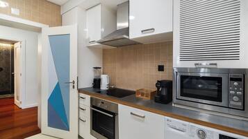 Apartment, 3 Schlafzimmer, Nichtraucher | Eigene Küche | Großer Kühlschrank, Mikrowelle, Ofen, Herdplatte