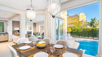 Villa, 3 Bedrooms, Non Smoking | In-room dining