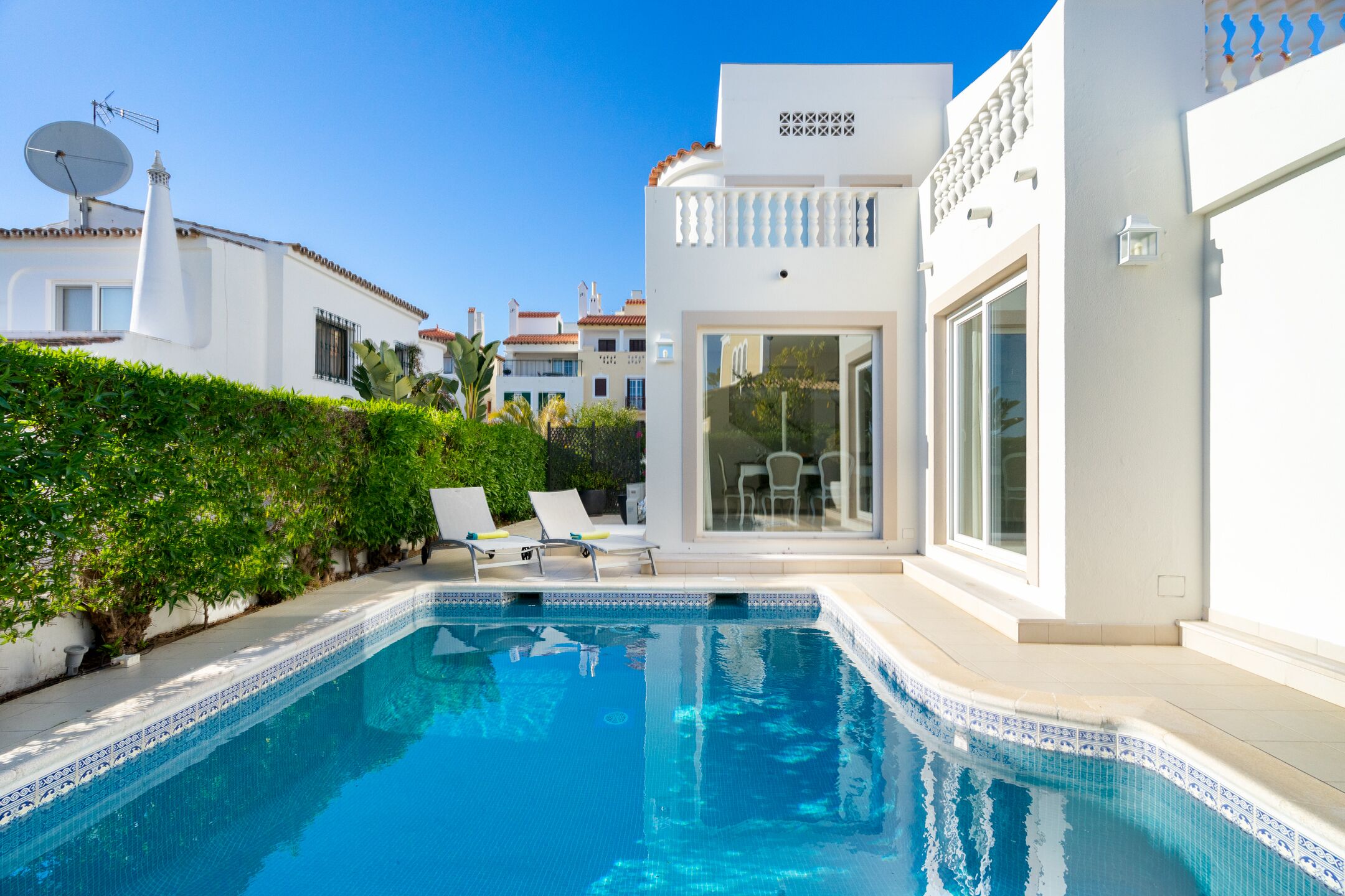 季节性开放的室外游泳池