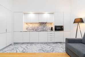 Apartment, Non Smoking (Tejo) | Private kitchen | Fridge, stovetop, electric kettle, toaster