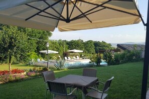 Outdoor dining - Agriturismo I Cerri - Colline Castelli (Pesaro)