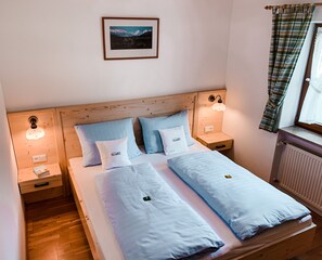1 chambre, fer et planche à repasser, accès Internet, draps fournis