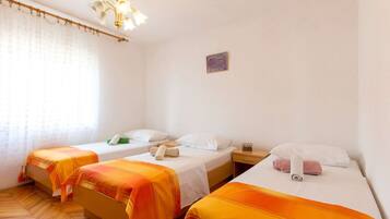 Apartment | 3 bedrooms, bed sheets