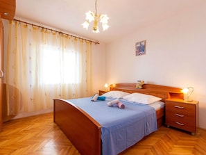 Apartment | 3 bedrooms, bed sheets