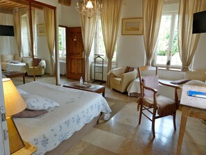 4 bedrooms, free internet