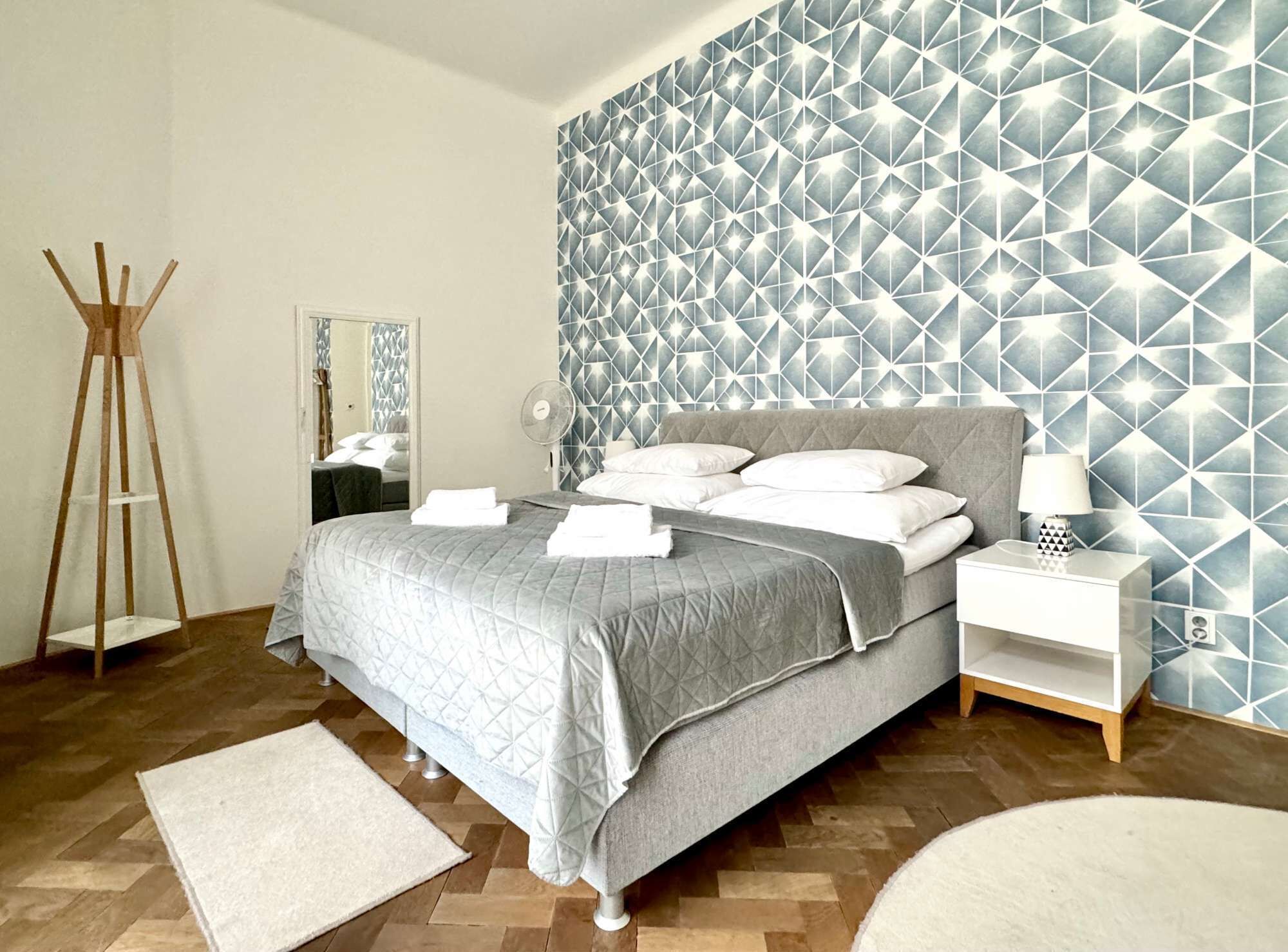 3 室のベッドルーム、アイロン / アイロン台、WiFi、ベッドシーツ