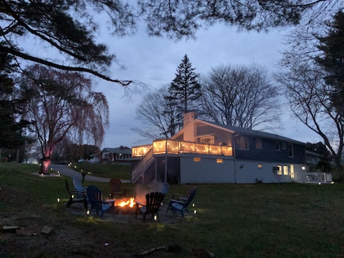 Niantic Bay & Play House