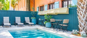 Cozy Suite in Downtown Charleston with HEATED POOL