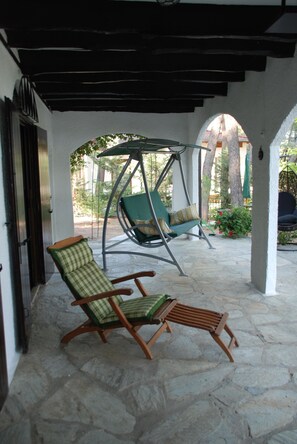 Villa, 4 Bedrooms, Garden View | Terrace/patio