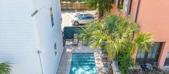 Luxurious KING Suite With New HEATED POOL