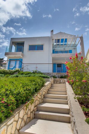 숙박 시설 정면