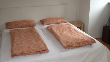 1 bedroom, internet, bed sheets