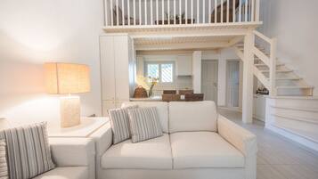 วิลล่า, 2 ห้องนอน | ห้องนั่งเล่น | ทีวีจอแบน