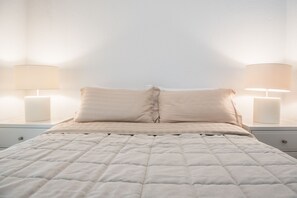Villa, 2 Bedrooms | 2 bedrooms, desk, soundproofing, cribs/infant beds
