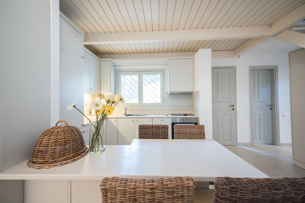 Villa, 2 Bedrooms | In-room dining