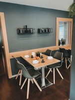 Free buffet breakfast