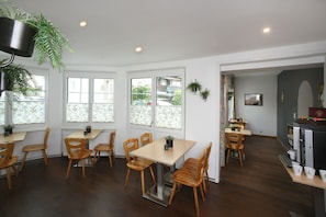 Ilmainen buffetaamiainen