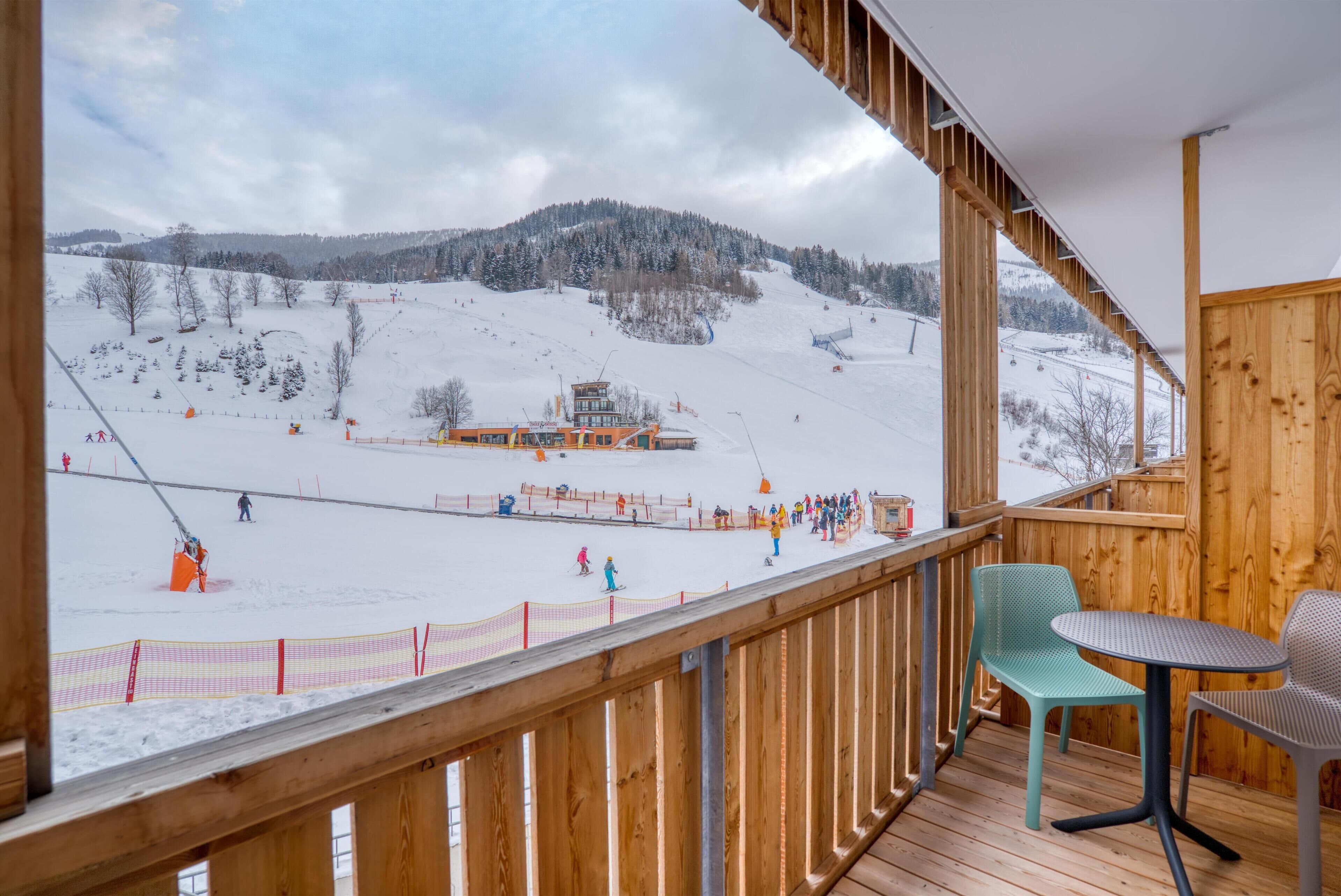Panoramic-Doppel- oder -Zweibettzimmer, Balkon, Bergblick | Ausblick vom Zimmer