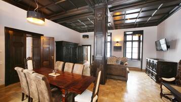 Apartment (Opal, incl.Cleaning+Bed linen fee) | Wohnbereich | Flachbildfernseher