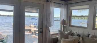 Sunset Point West facing cottage. Amazing spot RIGHT on the water!!!