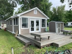 Exterior - Sunset Point West facing cottage. Amazing spot RIGHT on the water!!! (Lindstrom)