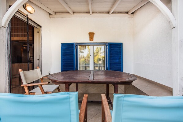 Villa, 2 slaapkamers, uitzicht op tuin | Terras