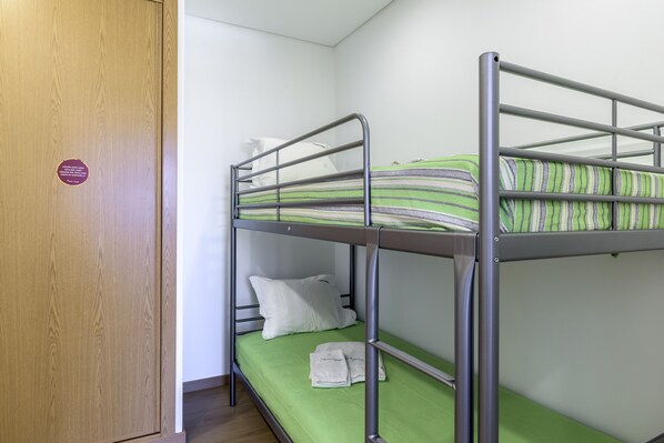 2 chambres, fer et planche Ă repasser, Wi-Fi gratuit, draps fournis