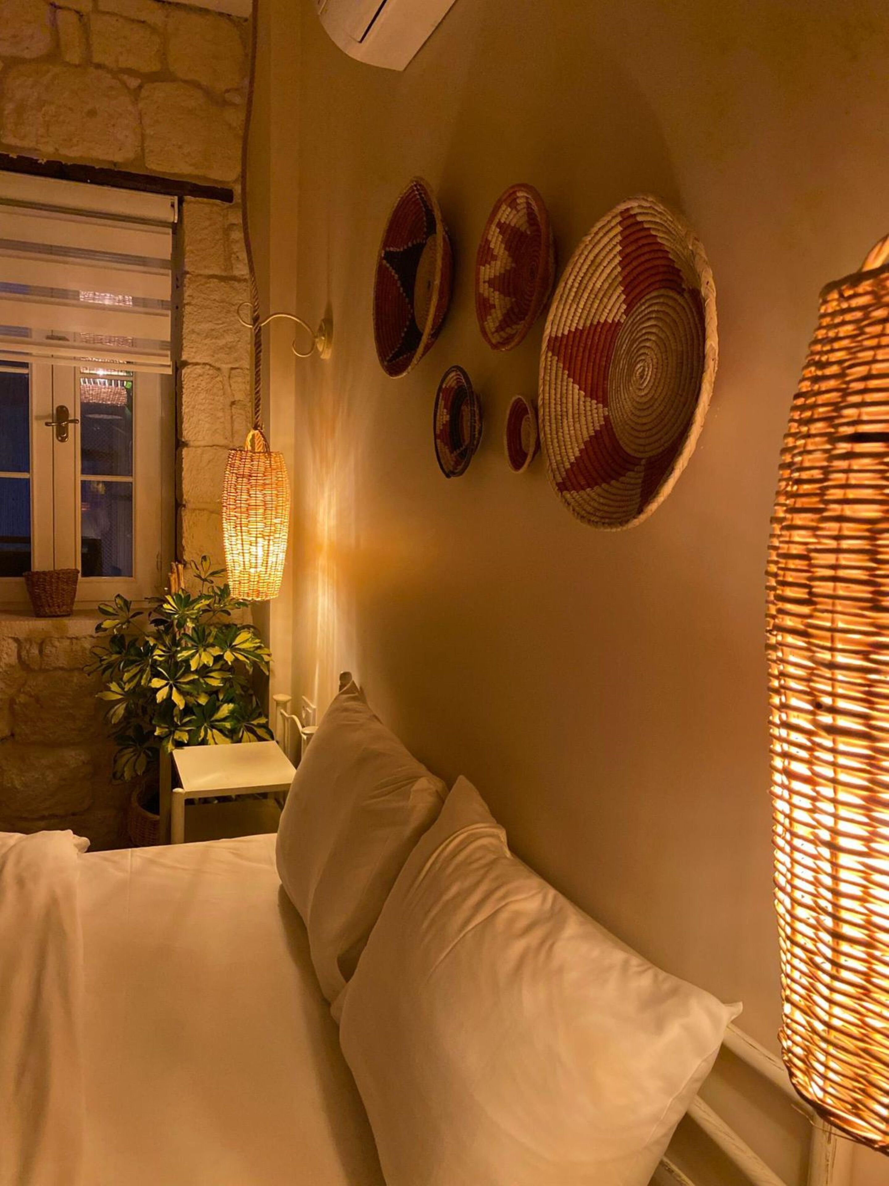 standard room | minibar, in-room safe, desk, free cots/infant beds