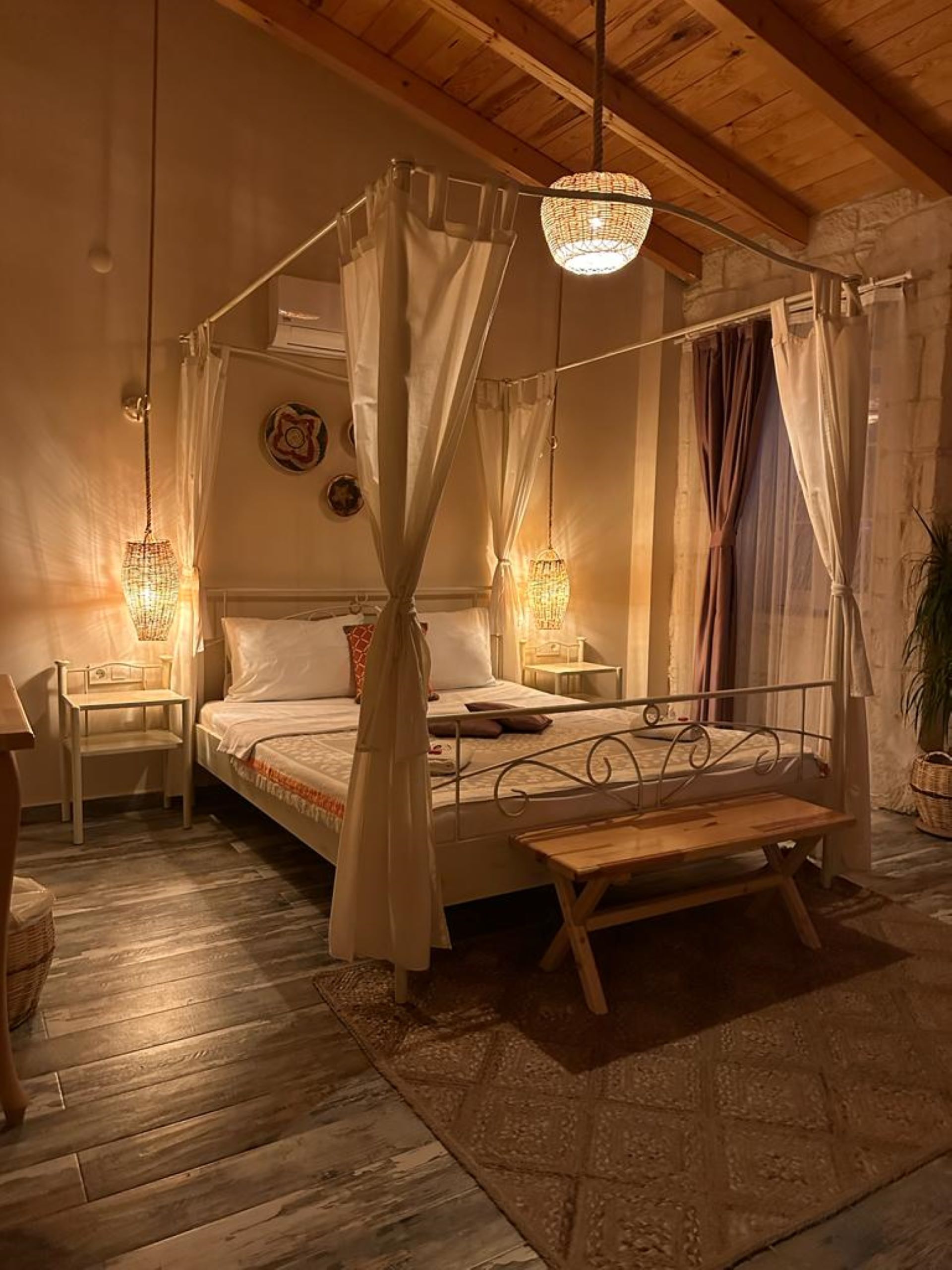 deluxe room with balcony | minibar, in-room safe, desk, free cots/infant beds