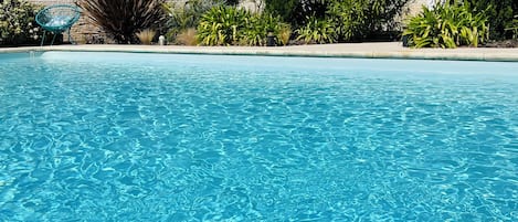 Piscine extérieure, piscine chauffée