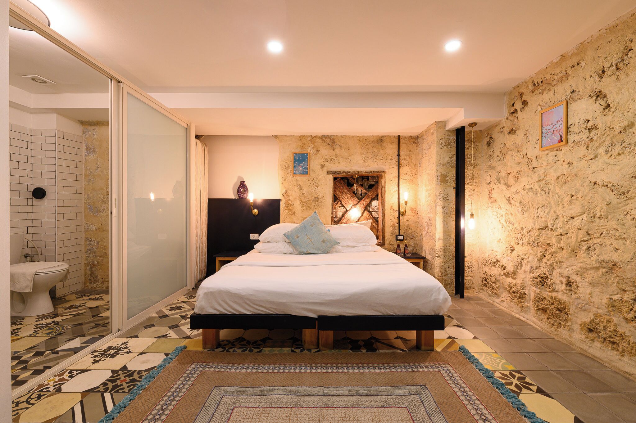 基础双人房或双床房 | 特色装修、特色家居、遮光窗帘、免费 WiFi