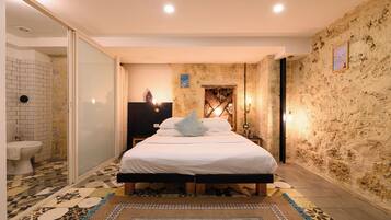 Basic Double or Twin Room | Individually decorated, individually furnished, blackout drapes