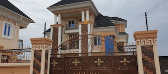 Mexiloyd Luxury Rooms & Suites